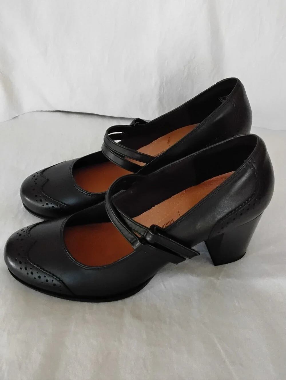 Womens Black Leather Clarks Mary Jane Pumps